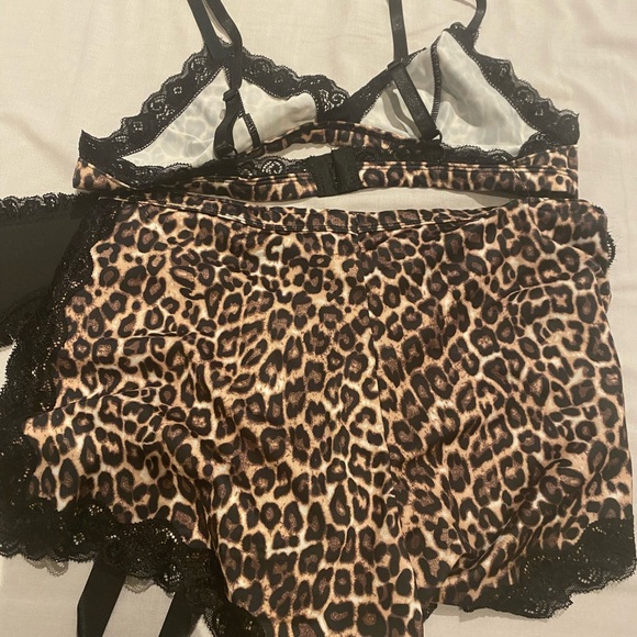 Fashion Nova PJ set NWT - Picture 5 of 10
